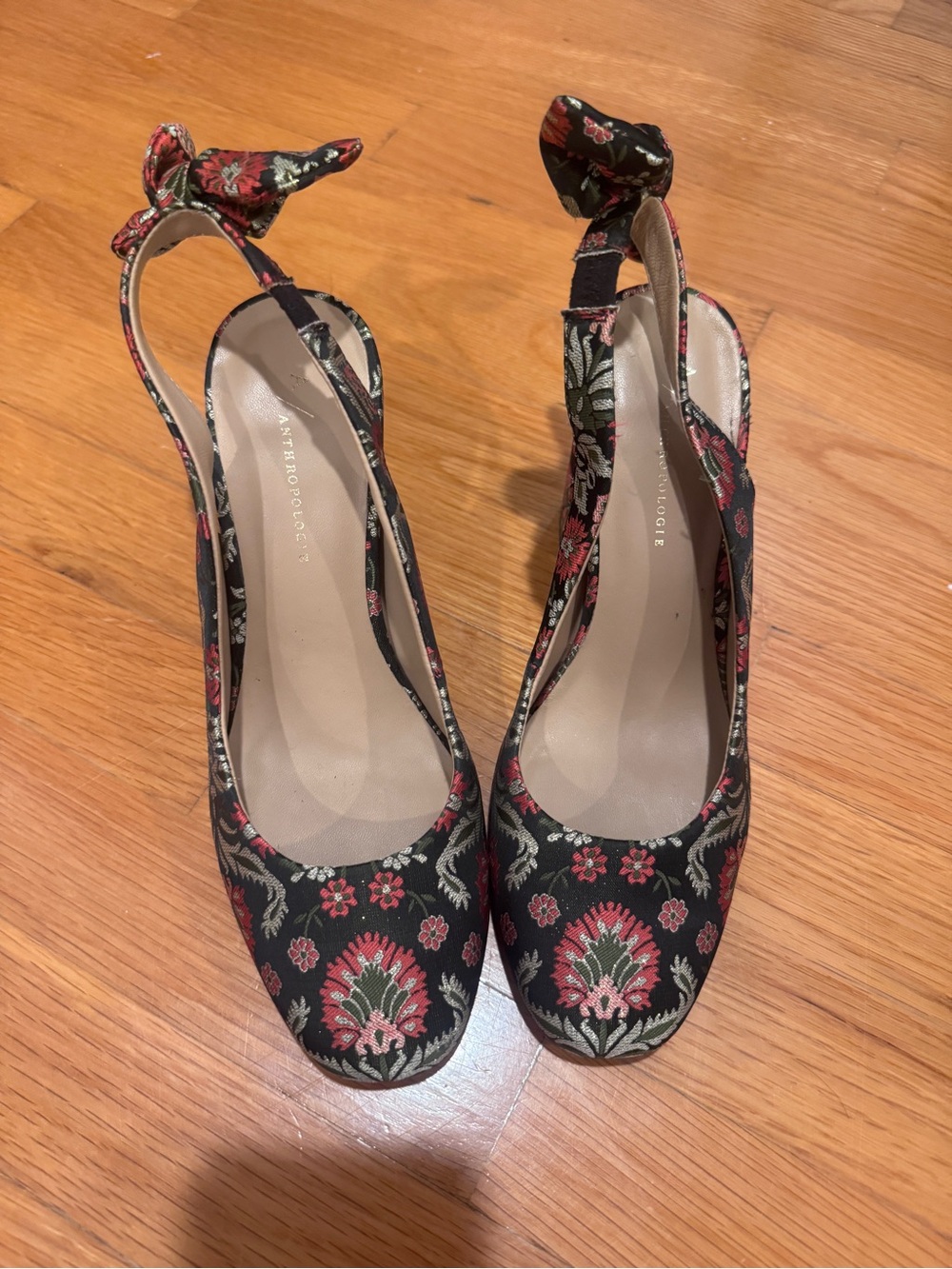 Anthropologie Floral Brocade, Back Strap with Bow Block Heel Pumps Size 9